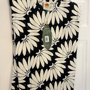 FARM Rio Black and White Sleeveless Boxy Blouse